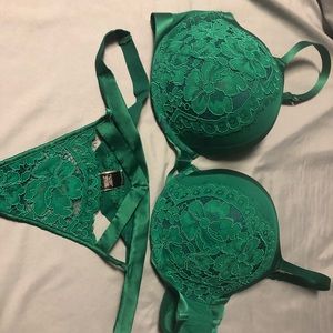 Cute green lace set